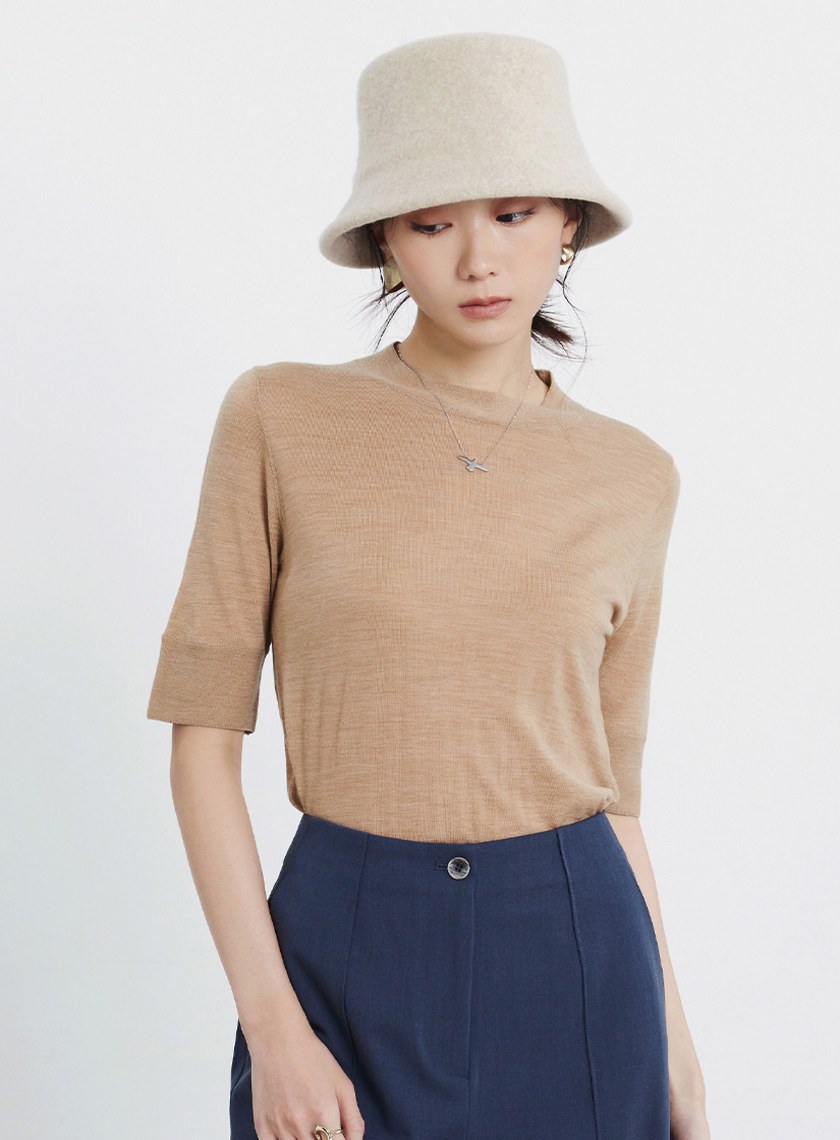 極細羊毛半高領短袖上衣